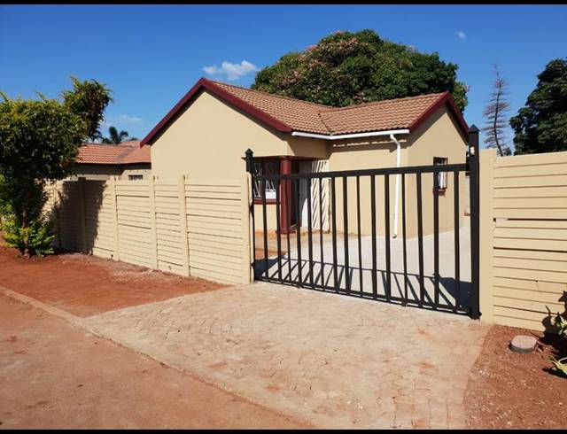 3 BEDROOM HOUSE FOR SALE IN ORCHARDS